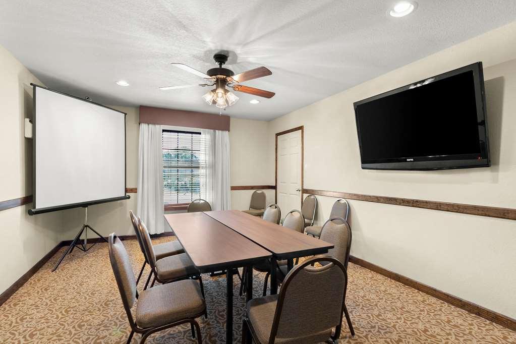 Best Western George West Executive Inn Удобства фото