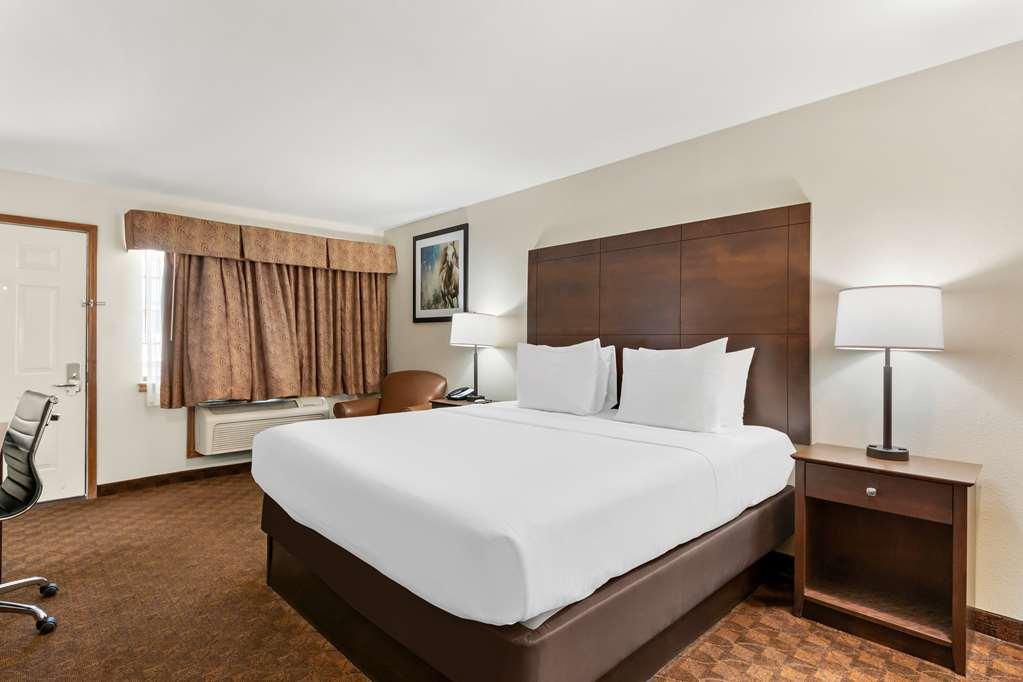 Best Western George West Executive Inn Номер фото