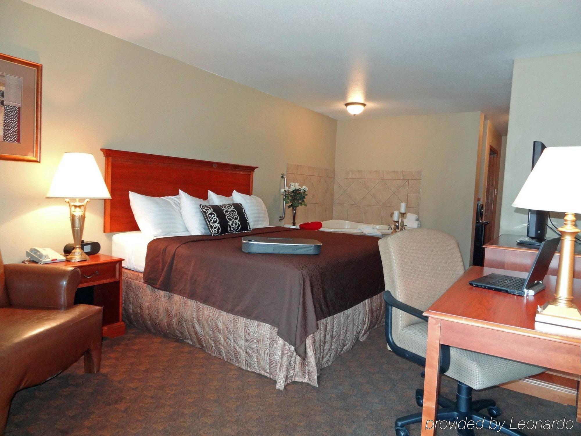 Best Western George West Executive Inn Номер фото