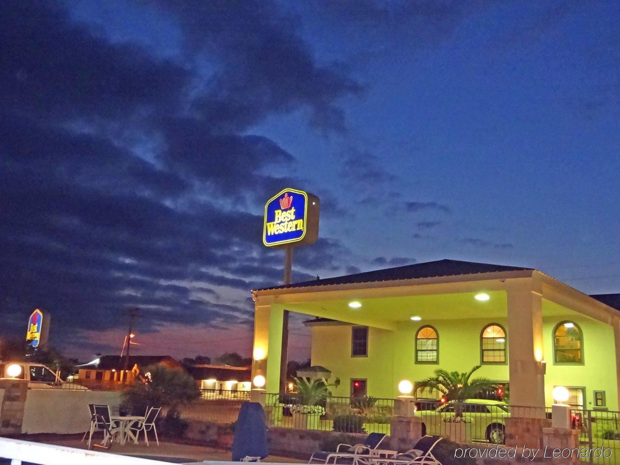 Best Western George West Executive Inn Экстерьер фото